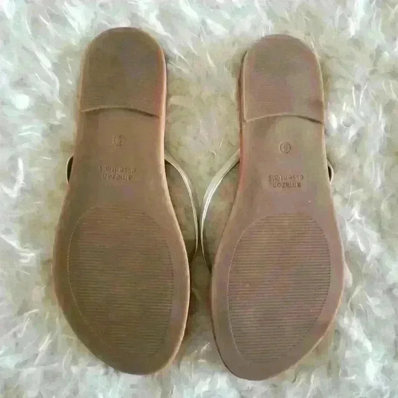 Essentials Women's Thong Sandal - Picture 5 of 5